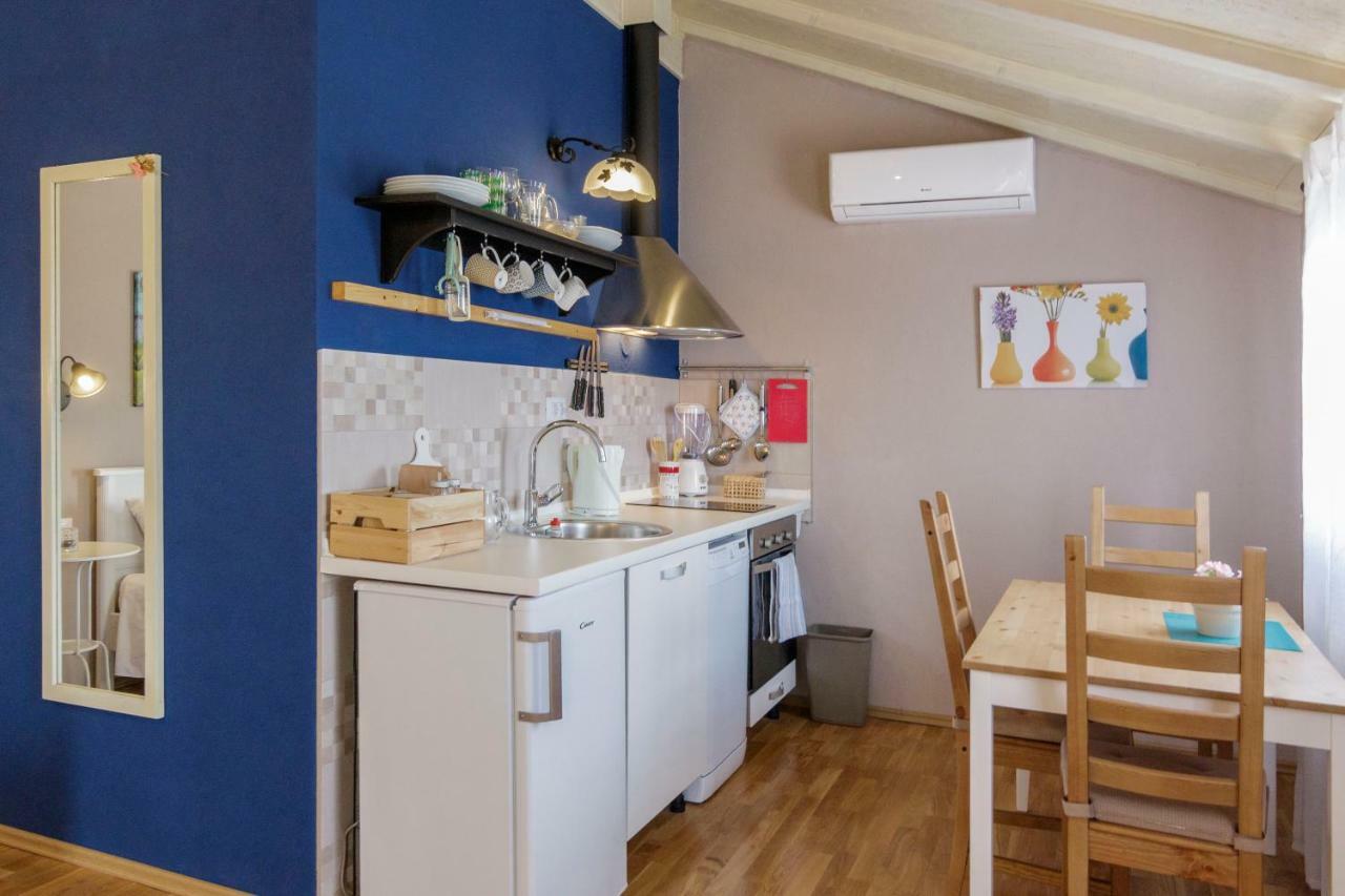 Apartments Mardesic 코미자 외부 사진