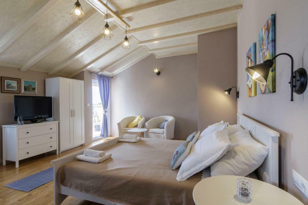 Apartments Mardesic 코미자 외부 사진