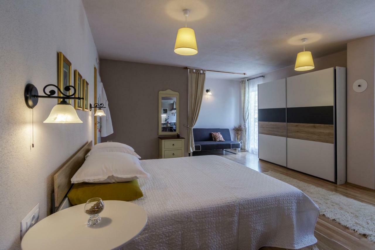 Apartments Mardesic 코미자 외부 사진