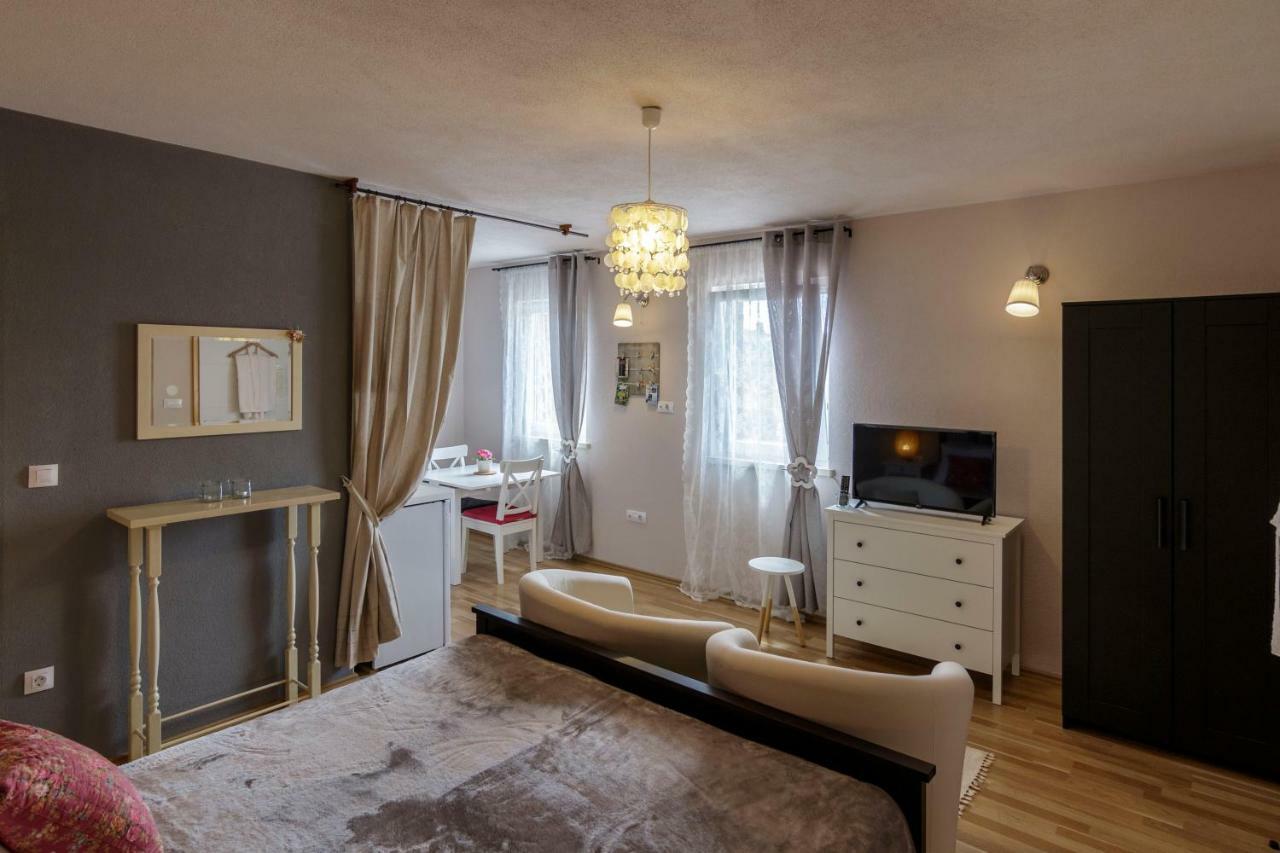 Apartments Mardesic 코미자 외부 사진
