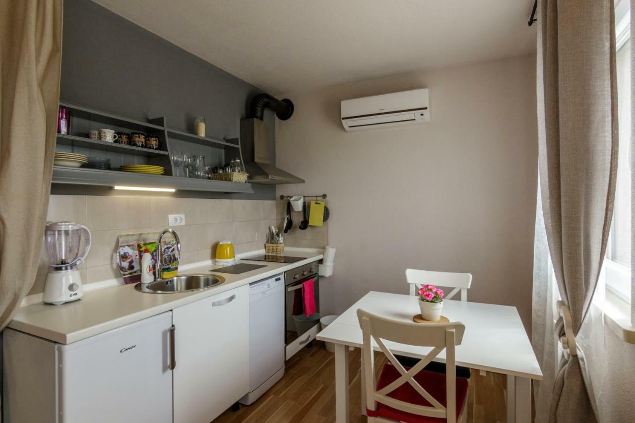 Apartments Mardesic 코미자 외부 사진