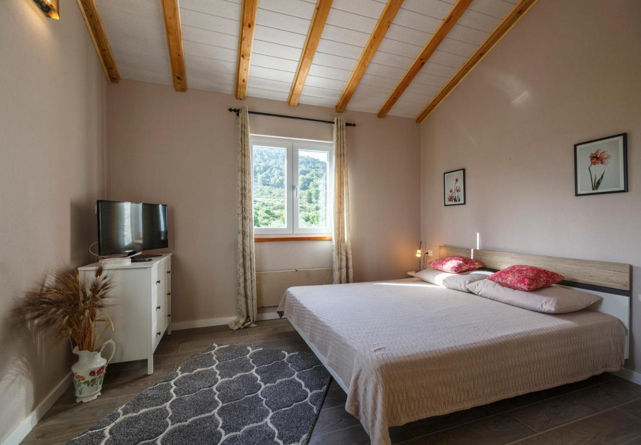 Apartments Mardesic 코미자 외부 사진
